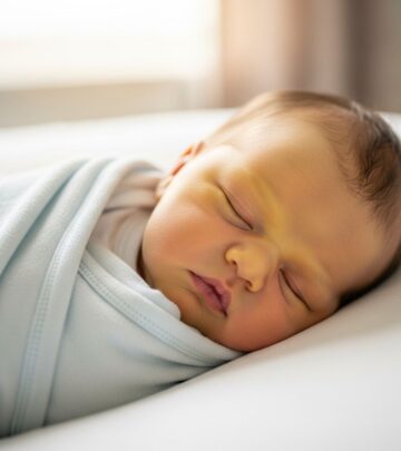 A comprehensive guide to understanding newborn jaundice, its causes, symptoms, treatment options, and when to seek medical care.